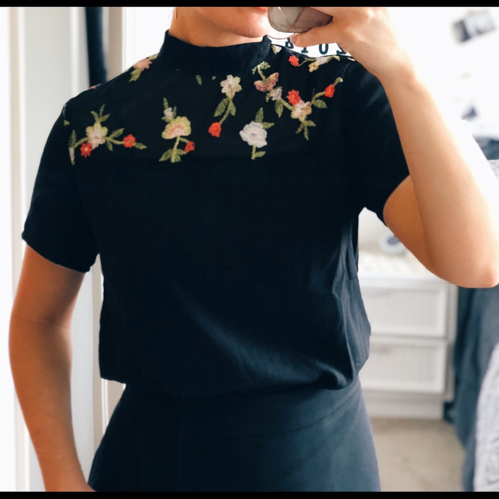 Floral Embroidered Short Sleeve Shirt